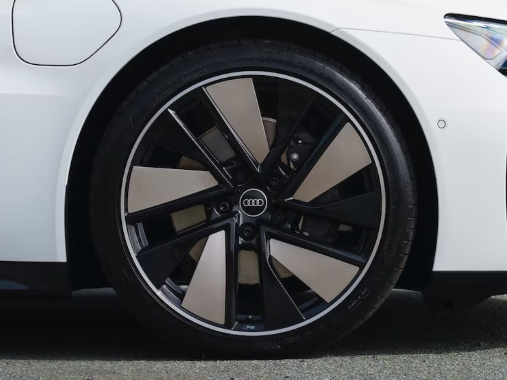 Audi etron GT
