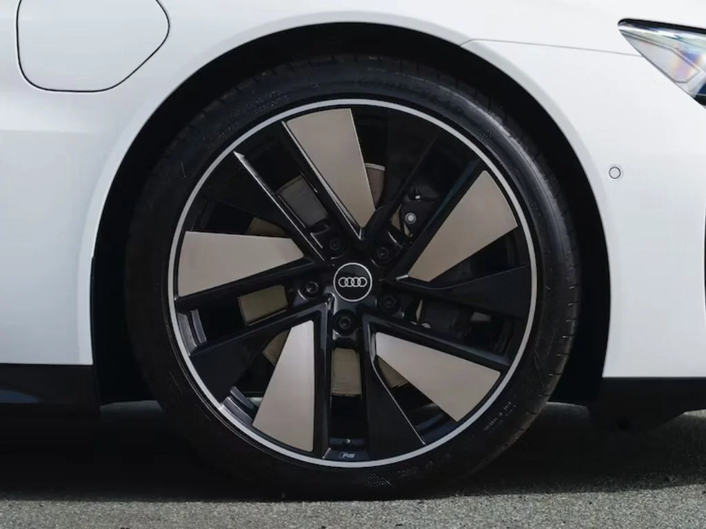 Audi etron GT