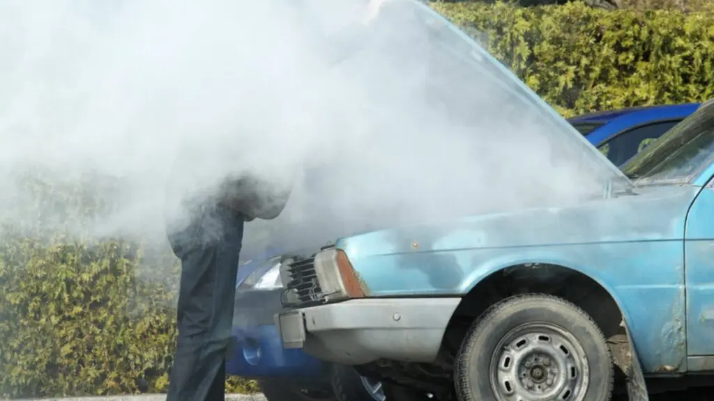 Temperatur Mobil Naik